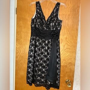 JS Boutique Black and Tan Sheath Midi Dress